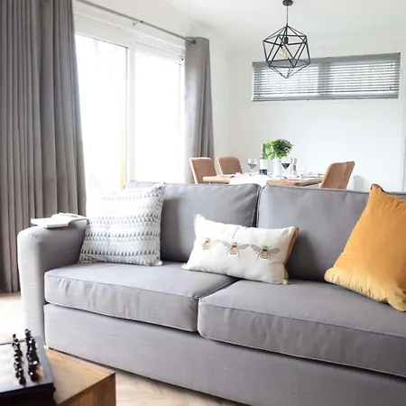 Hollicarrs - Honeycomb Lodge York