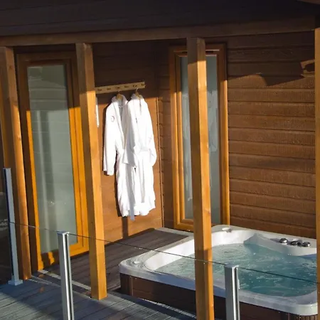 Lodge Hollicarrs - Honeycomb York