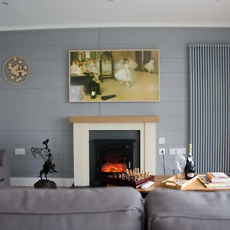 Hollicarrs - Honeycomb Lodge *