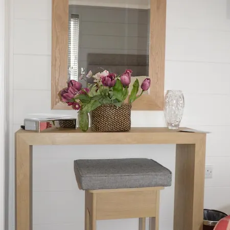 Lodge Hollicarrs - Honeycomb