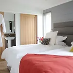 Hollicarrs - Honeycomb Lodge *